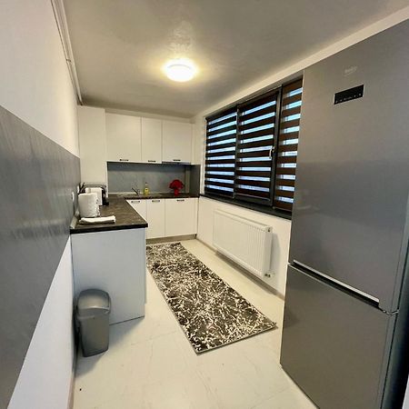 D&D New Residence Pitesti Bagian luar foto