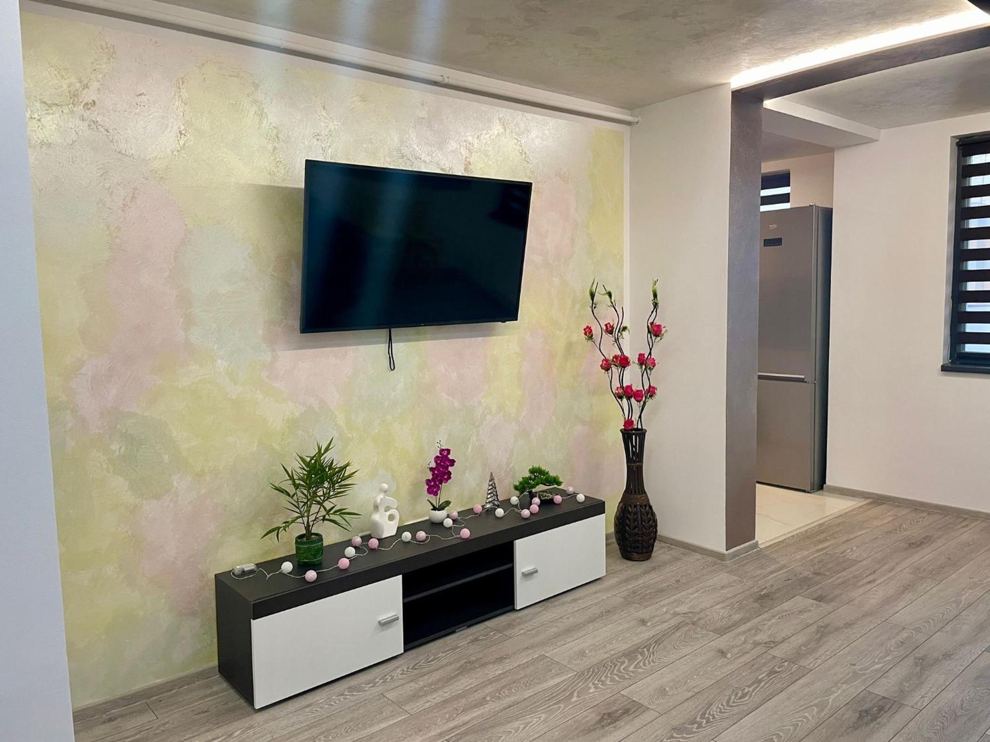 D&D New Residence Pitesti Bagian luar foto