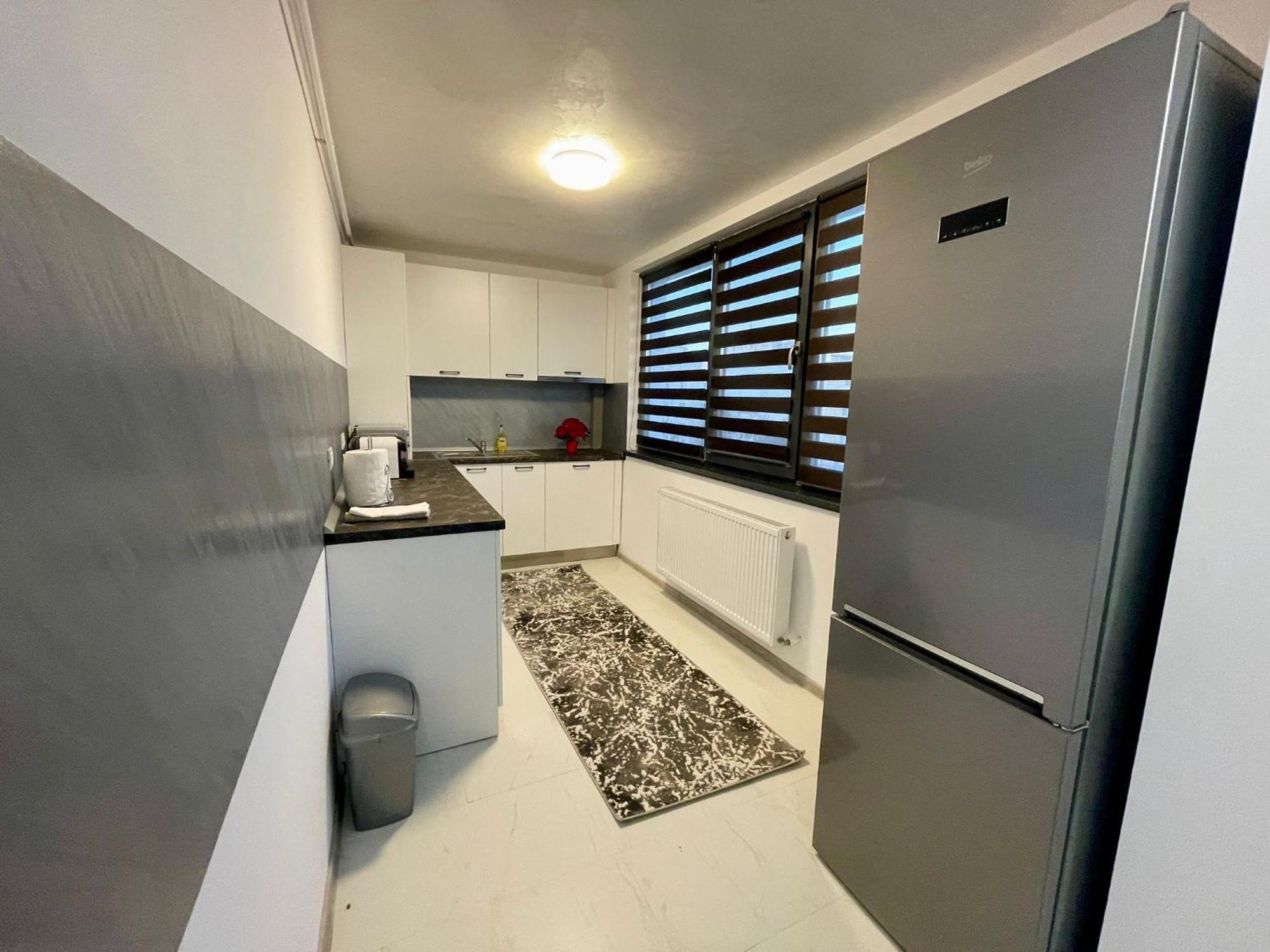 D&D New Residence Pitesti Bagian luar foto